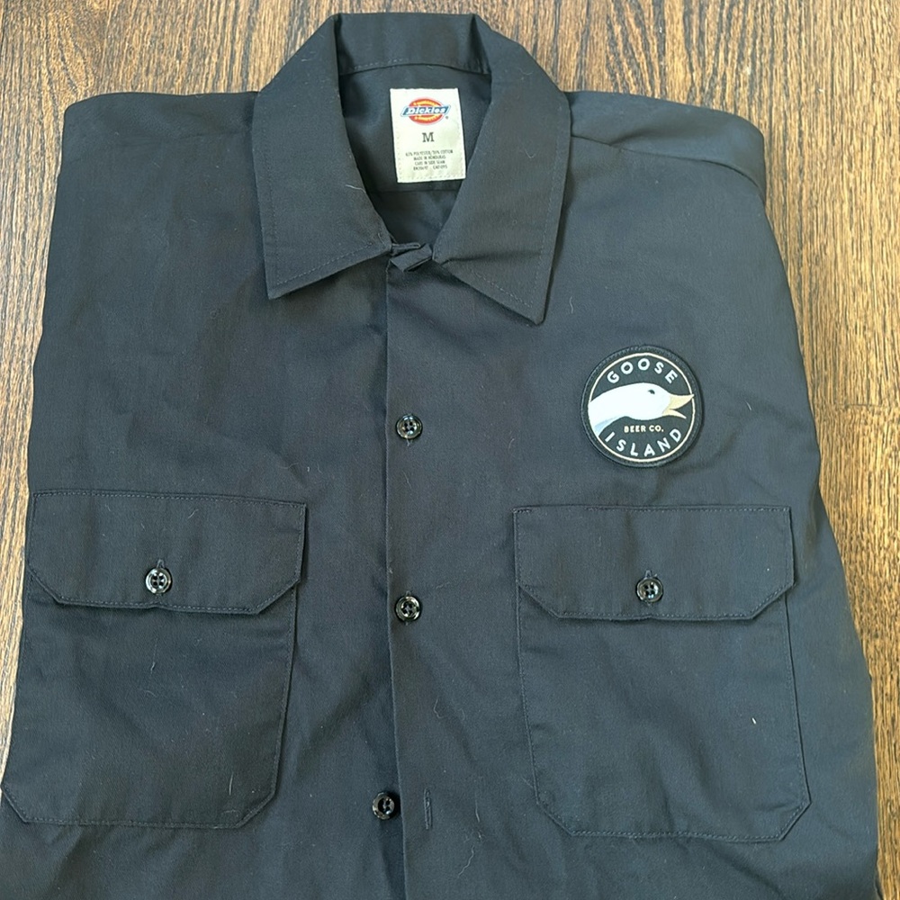 Dickies brand button down with goose island beer co logo. Medium